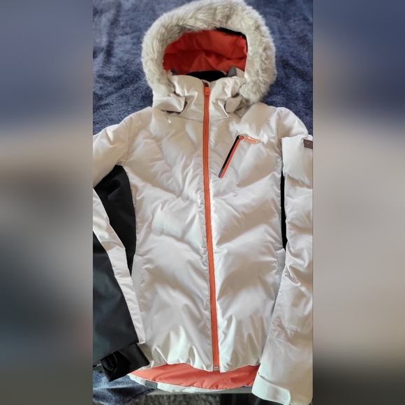 ROXY Insulated Jacket - Picture 9 of 9